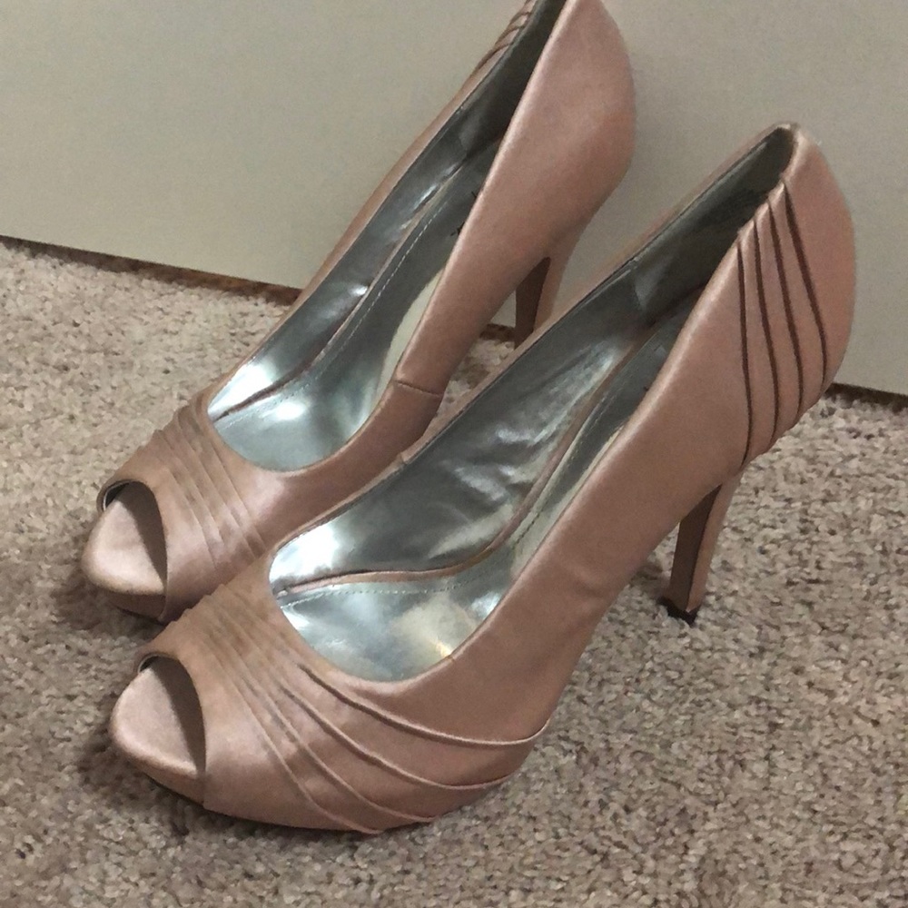 Jaqueline Ferrar heels